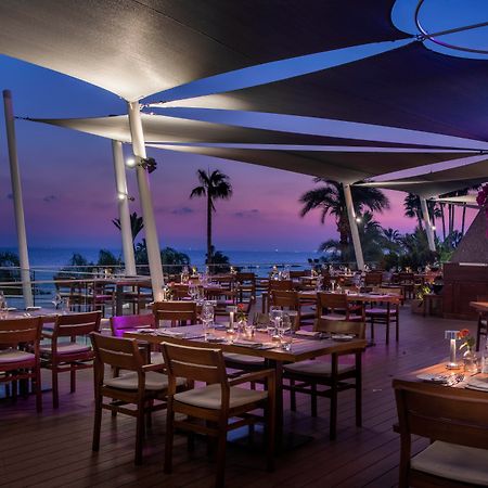 Amathus Beach Hotel Limassol Eksteriør billede The Deck at the Hilton Cancun Resort