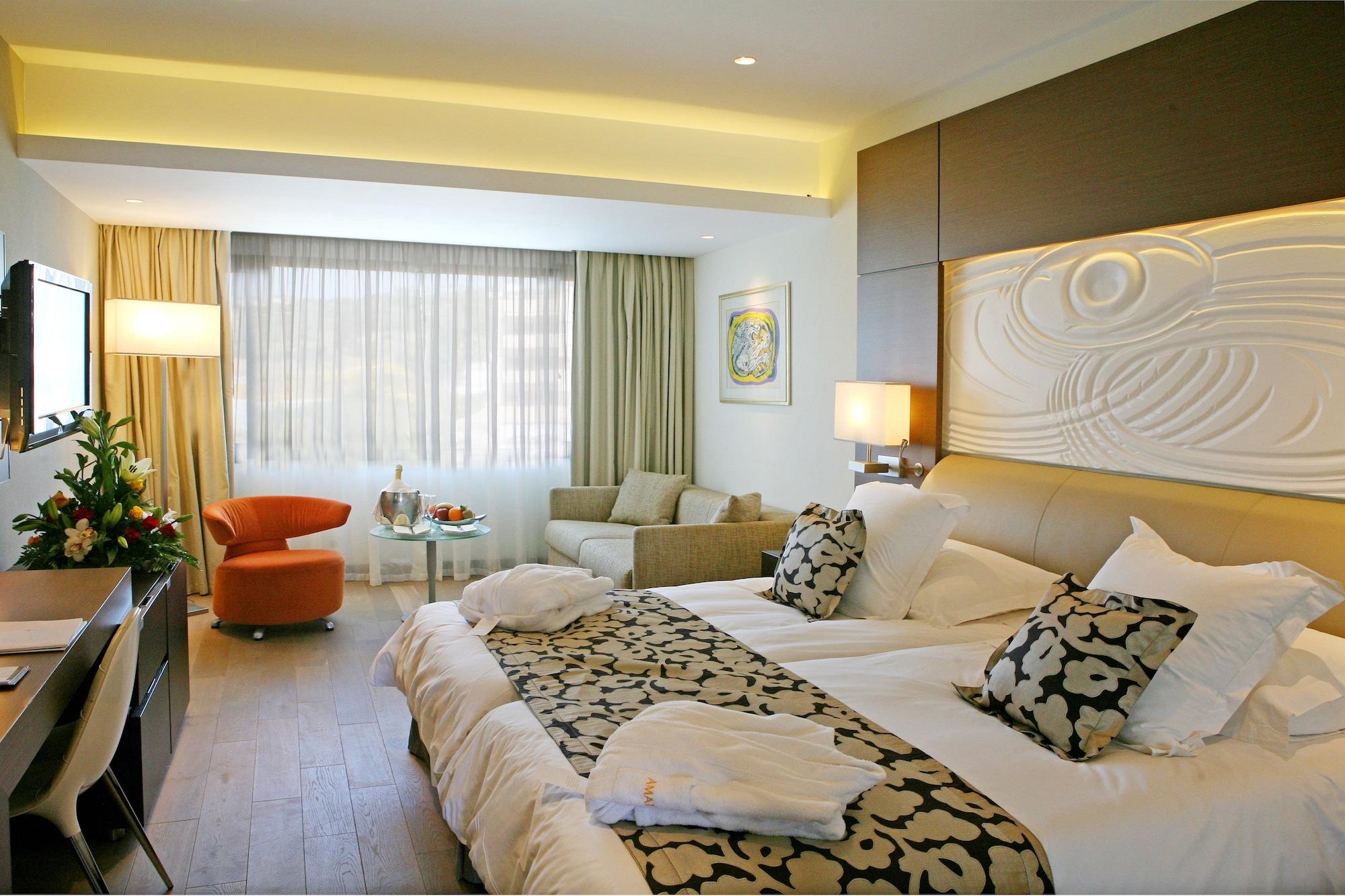 Amathus Beach Hotel Limassol Eksteriør billede A room at the hotel