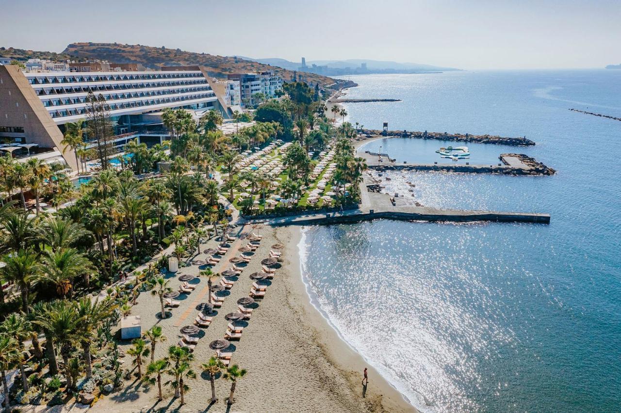 Amathus Beach Hotel Limassol Eksteriør billede Aerial view of the beach