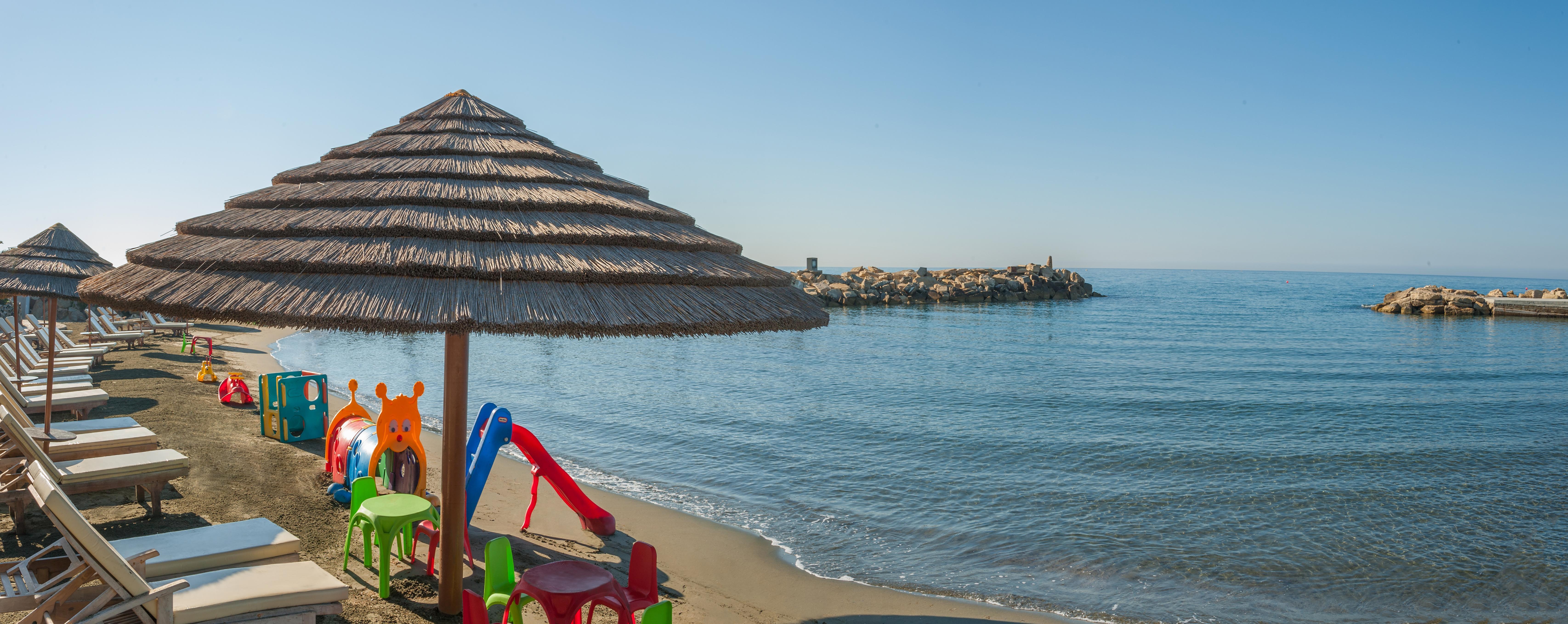 Amathus Beach Hotel Limassol Eksteriør billede The beach of Nea Vrasna