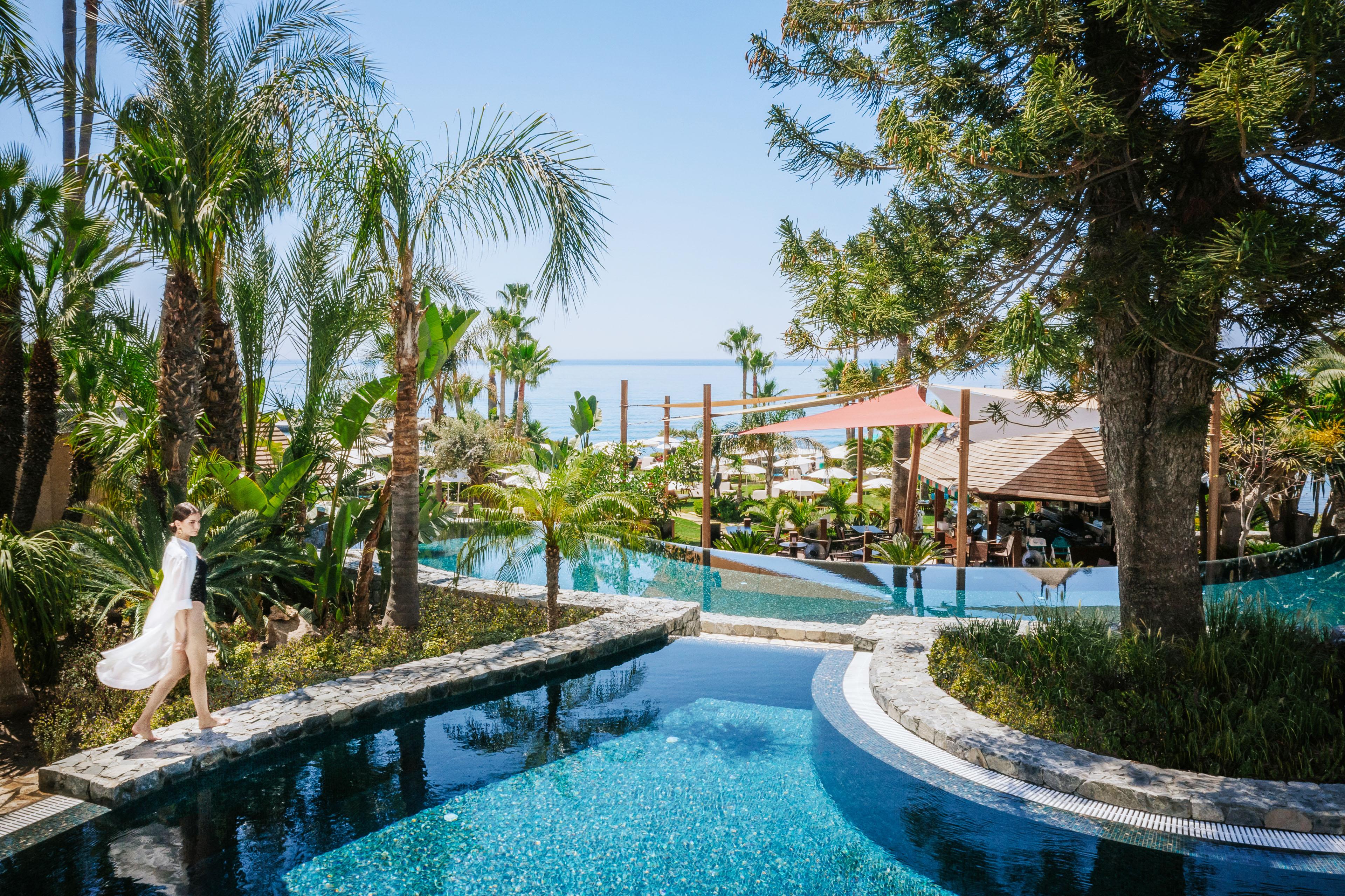 Amathus Beach Hotel Limassol Eksteriør billede The resort's pool