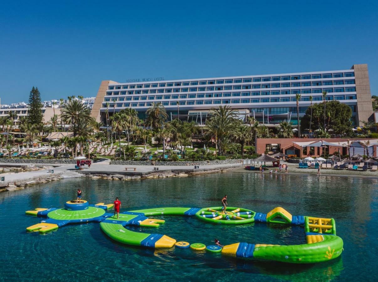 Amathus Beach Hotel Limassol Eksteriør billede The resort's water park